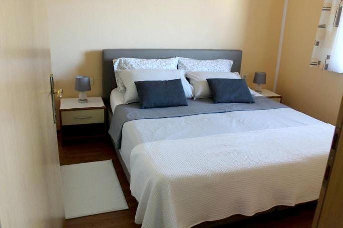Apartments Ficur With Swimming Pool & Grill, Portorož Dış mekan fotoğraf